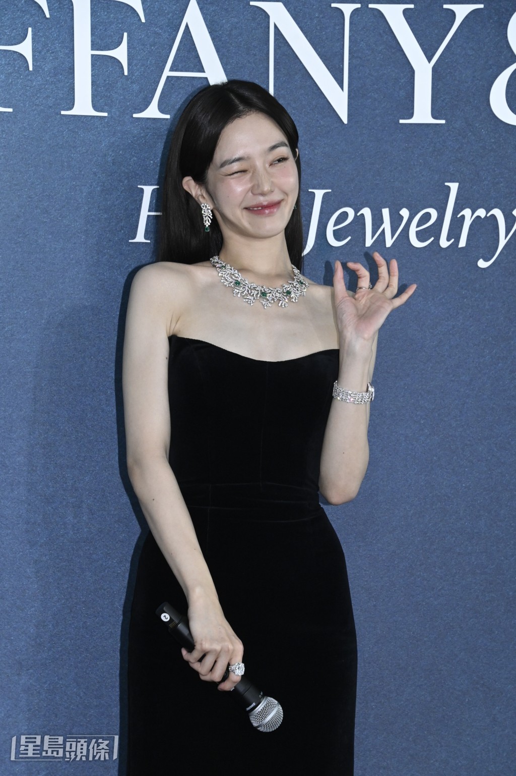 問到最想與哪位香港演員合作?她表示任何一位香港演員都想合作。 問到最想與哪位香港演員合作?她表示任何一位香港演員都想合作。