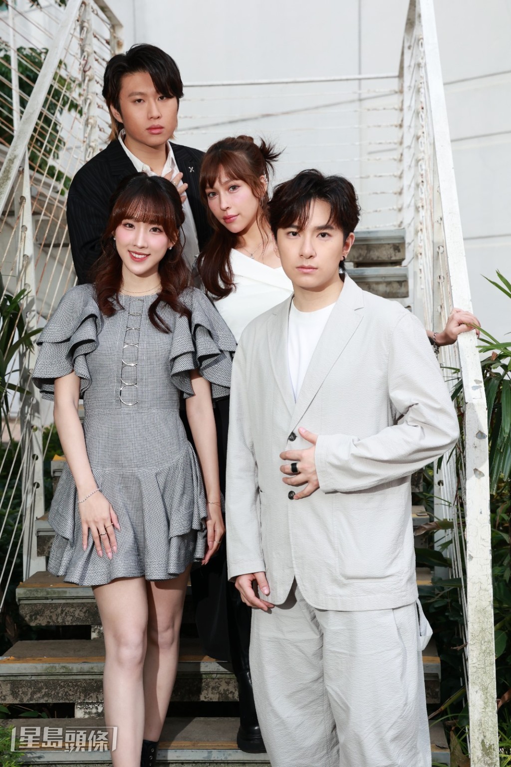 子貝(前右)、Jenny(前左)、Ziva(中)及Ryan(後左)有顔值有實力。 子貝(前右)、Jenny(前左)、Ziva(中)及Ryan(後左)有顔值有實力。