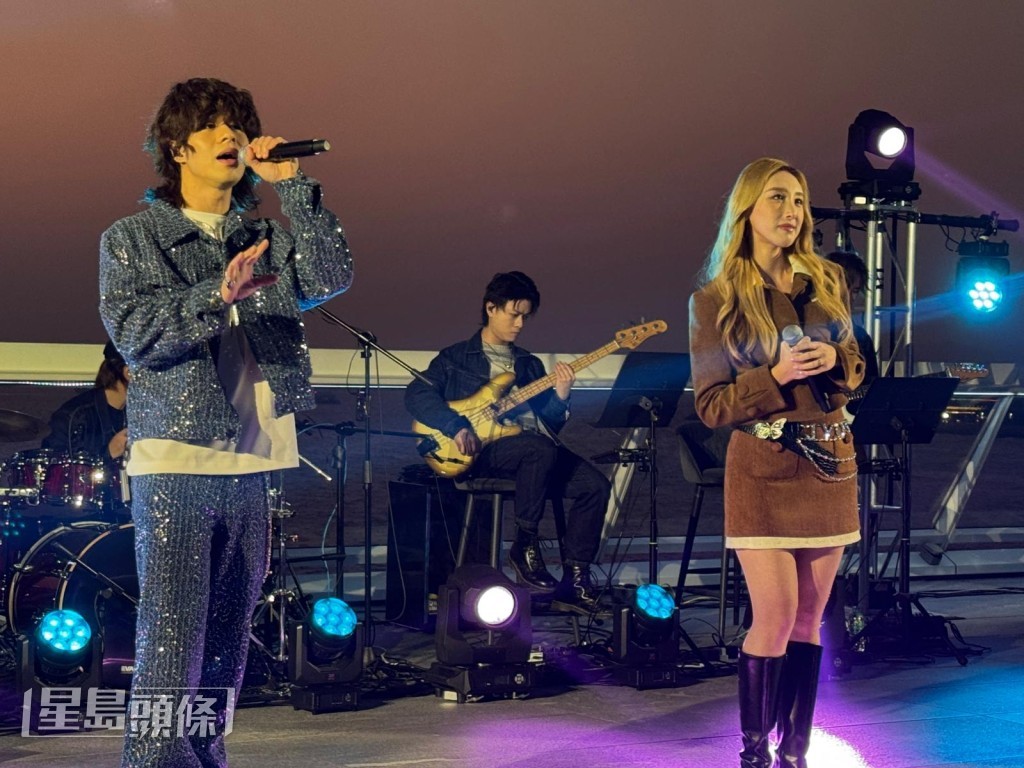 曾比特昨晚（23日）到尖沙咀舉行Live Show，除了唱出新歌《雪出過未來》外，還跟嘉賓許靖韻合唱《好好戀愛》。