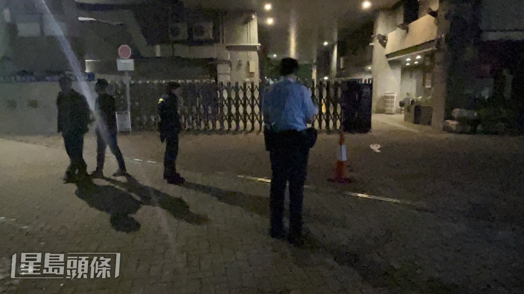 警員到場調查事件。蔡楚輝攝