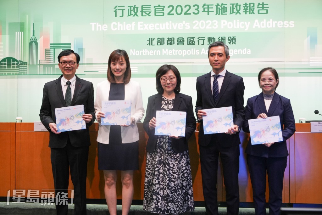 政府公布《北部都会区行动纲领》。左起：廖振新、张曼莉、宁汉豪、丘卓恒、黄淑娴。（吴艳玲摄）