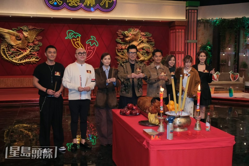 單立文、胡蓓蔚、楊明、莊思明、蔣家旻等今日（29日）出席TVB節目《夫妻肺片2》開鏡拜神儀式。