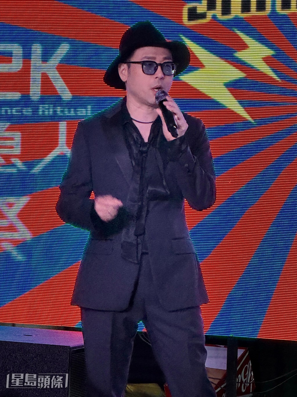 他讚白間美瑠無論錄音或拍攝MV也很知道自己應該要如何表現。 他讚白間美瑠無論錄音或拍攝MV也很知道自己應該要如何表現。