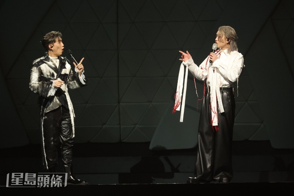 MC与Jer好夹，连表情都一样。