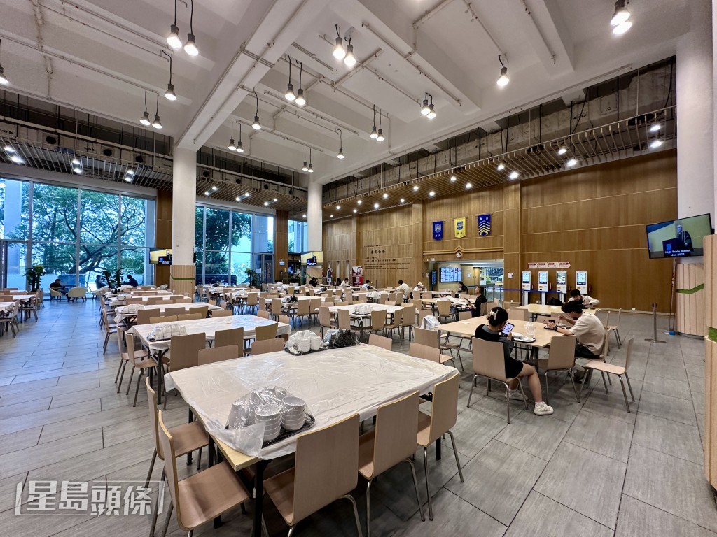 審計報告指中大校園內食肆全未領取食物業牌照，但涉嫌違規招待校外人士。資料圖片