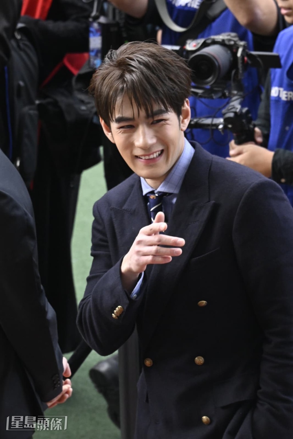 魏浚笙則指天氣剛好有點凍,要靠觀眾笑容溫暖身心。 魏浚笙則指天氣剛好有點凍,要靠觀眾笑容溫暖身心。