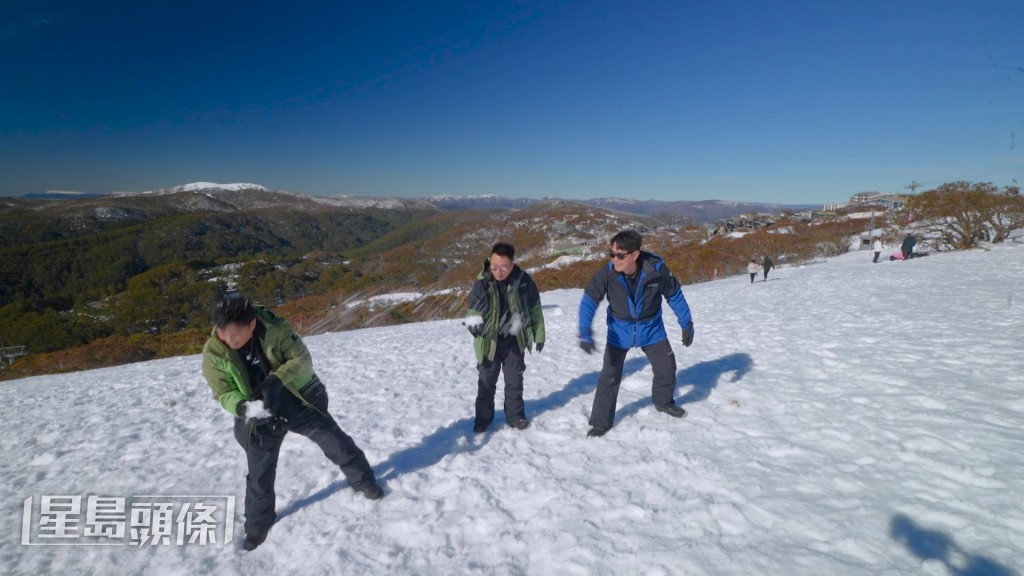 曹永廉被两位老Best夹攻。 曹永廉被两位老Best夹攻。