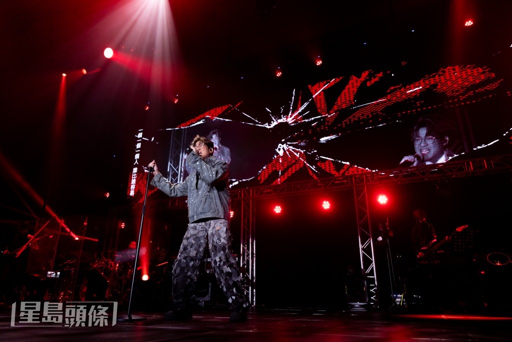 羅啟豪嘗試不同曲風演繹真實情感，搖滾歌high火爆全場。