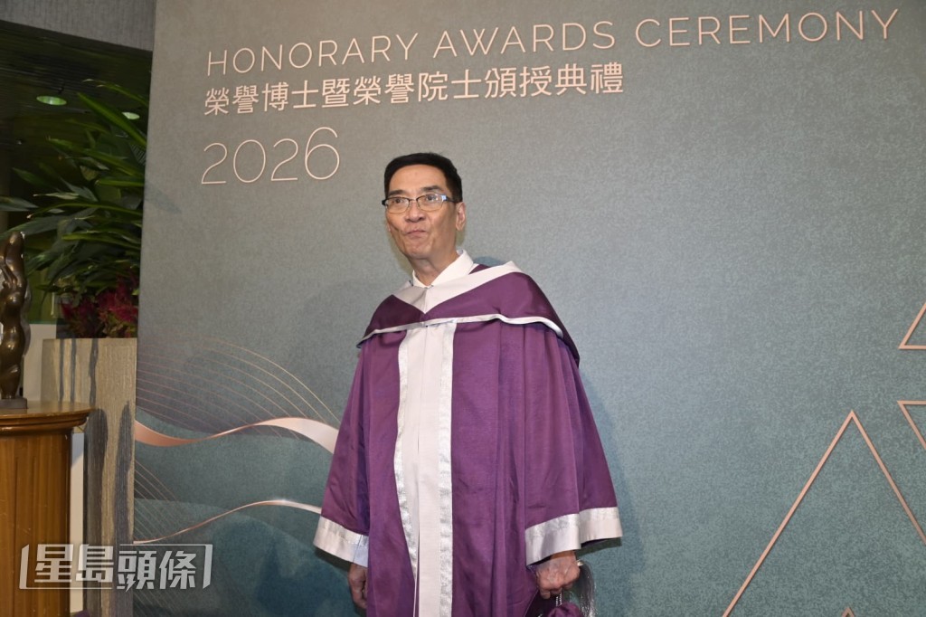 關錦鵬明言受之有愧。