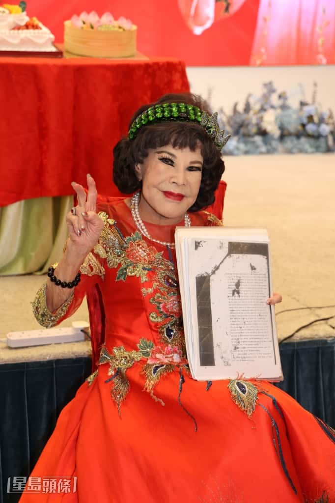 對於生日願望,她表示要追回已故情人胡百全留下應得的遺產。 對於生日願望,她表示要追回已故情人胡百全留下應得的遺產。