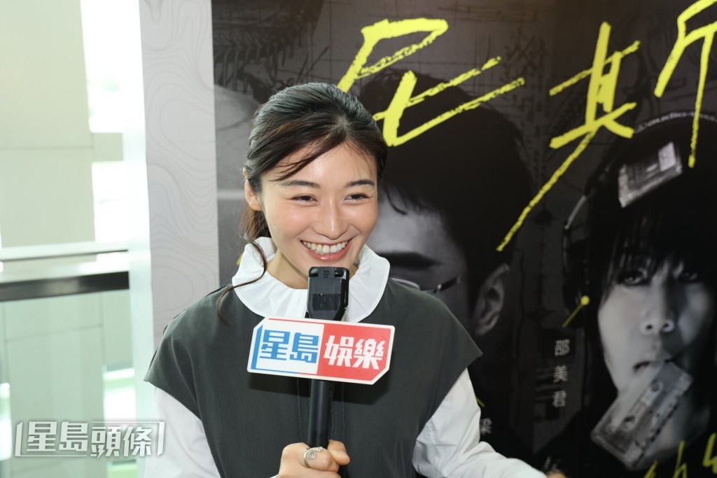 鄧濤現正拍攝電影《復仇的人》，與影帝劉青雲演出，她稱拍攝時很開心。