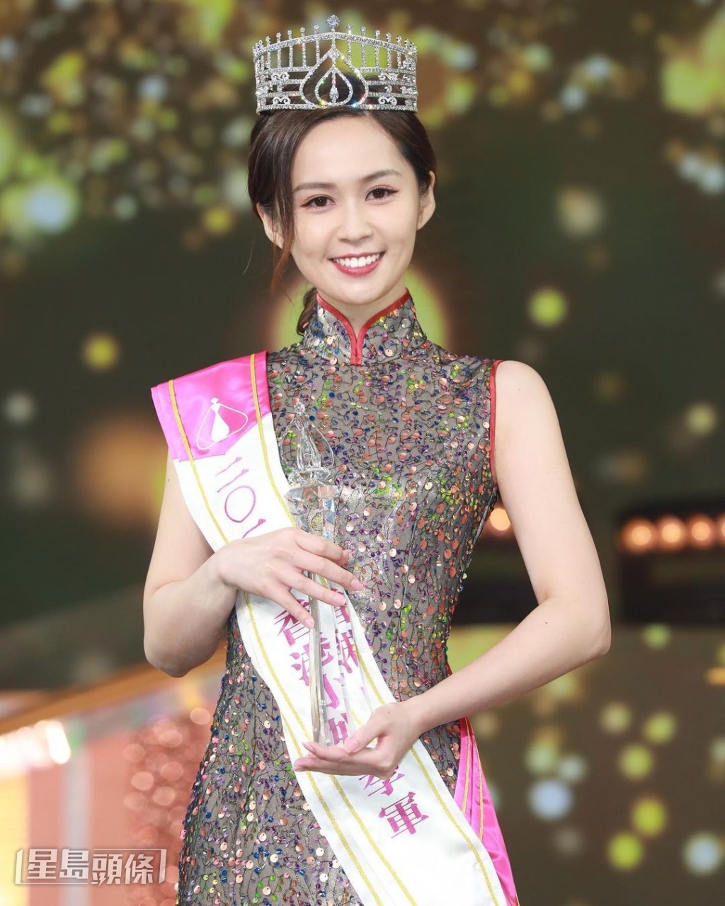 梁超怡2022年贏得港姐季軍,同時亦經常有負面新聞纏身。 梁超怡2022年贏得港姐季軍,同時亦經常有負面新聞纏身。
