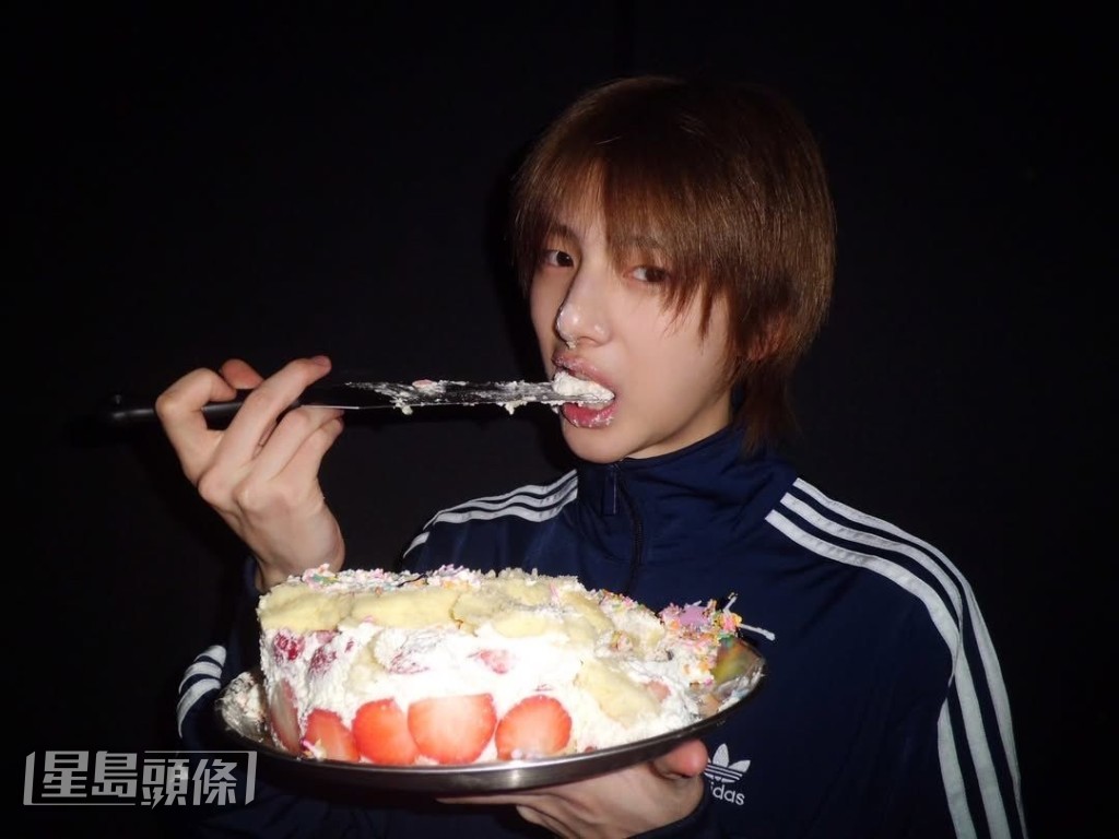 Juhoon昨日18歲生日。