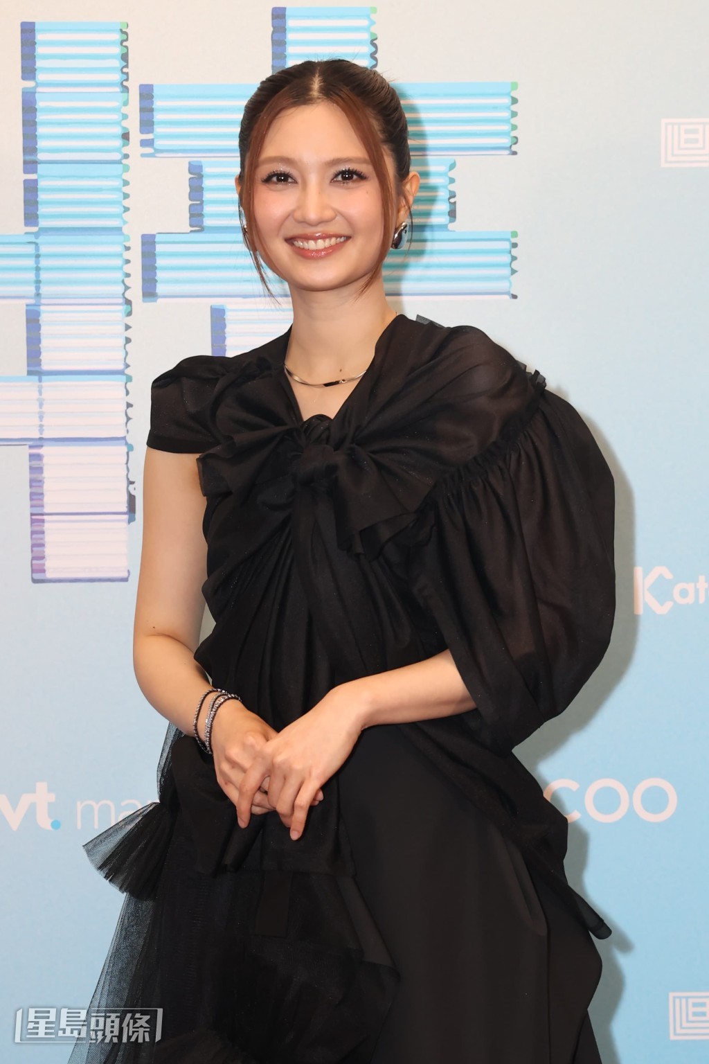 黃妍今晚榜與Jer一起合作演出向方大同致敬環節。 黃妍今晚榜與Jer一起合作演出向方大同致敬環節。