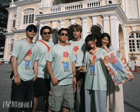 今季除了玩遊戲外，也加入枕頭大戰和傾心事。