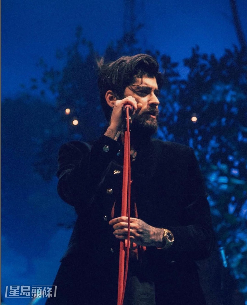 Zayn今日公開疑似歌詞的聲明,提到被1D隊友種族歧視。 Zayn今日公開疑似歌詞的聲明,提到被1D隊友種族歧視。
