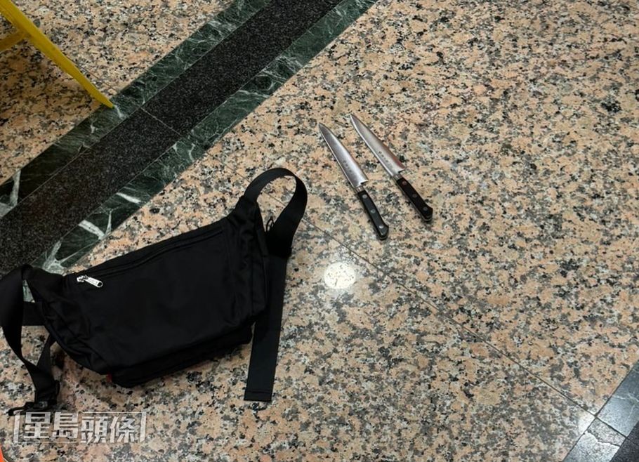 人員檢獲魚生刀及黑色袋。