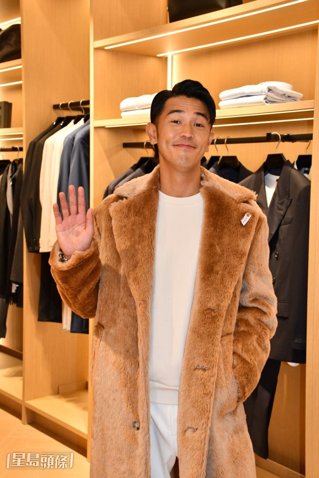 馬志威替劉俊謙和蔡思韵開心。