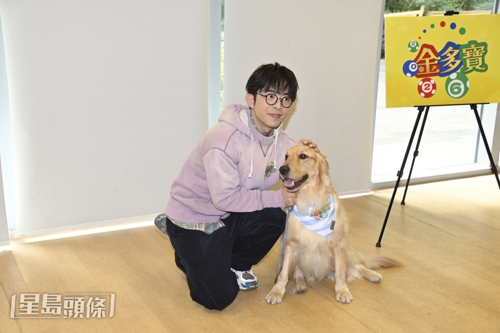 他指現今開戲是好難的事，希望農歷年帶來給大家歡樂。