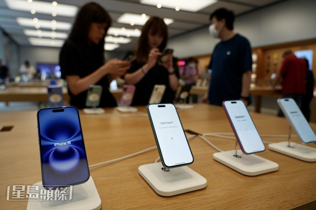 Apple iPhone 16系列今早正式开售。欧乐年摄