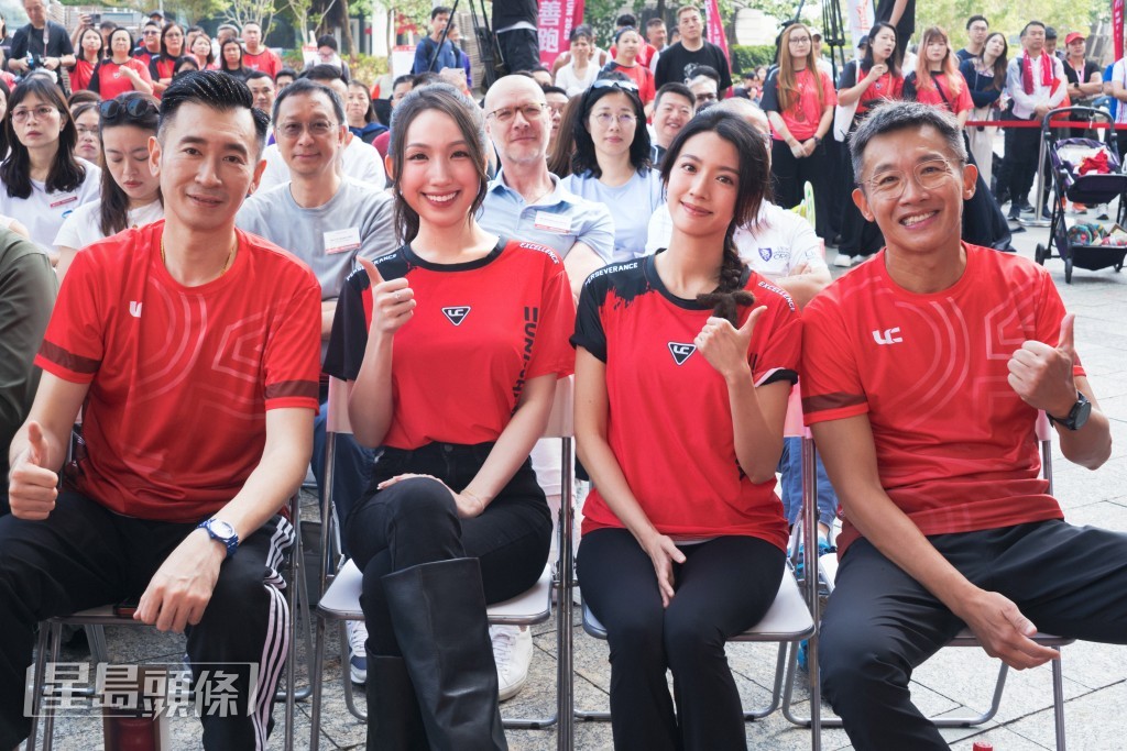 (左起) 建華集團副主席凌偉漢先生,MH、海兒老師、蔡思貝、建華集團主席凌偉業先生。 (左起) 建華集團副主席凌偉漢先生,MH、海兒老師、蔡思貝、建華集團主席凌偉業先生。