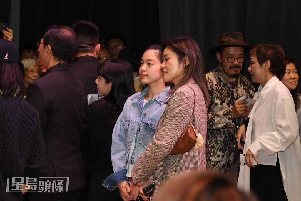 阿B的女儿钟懿和范姜亦有到场。