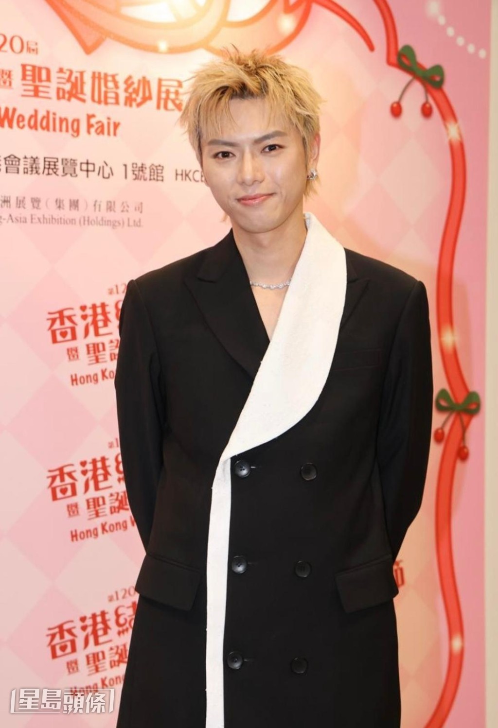 向來敢言的他,今日在社交平台標示了「COLLAR」,並嬲爆反擊。 向來敢言的他,今日在社交平台標示了「COLLAR」,並嬲爆反擊。