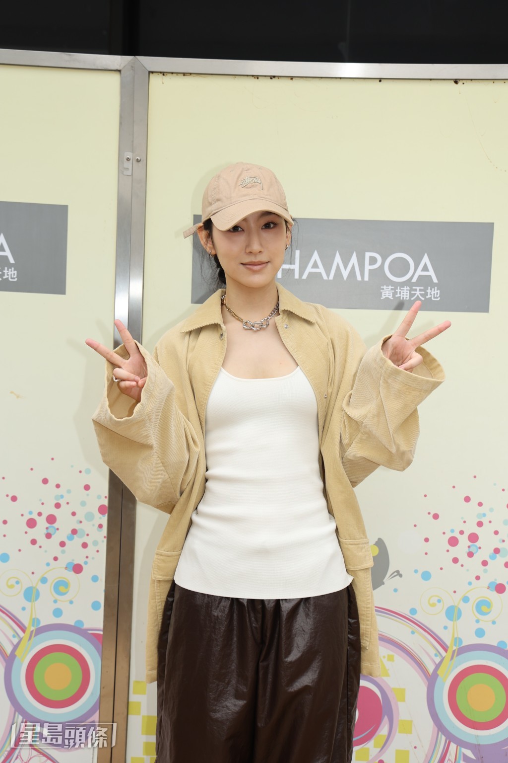 Gigi今日(1日)到黃埔出席busking活動。 Gigi今日(1日)到黃埔出席busking活動。