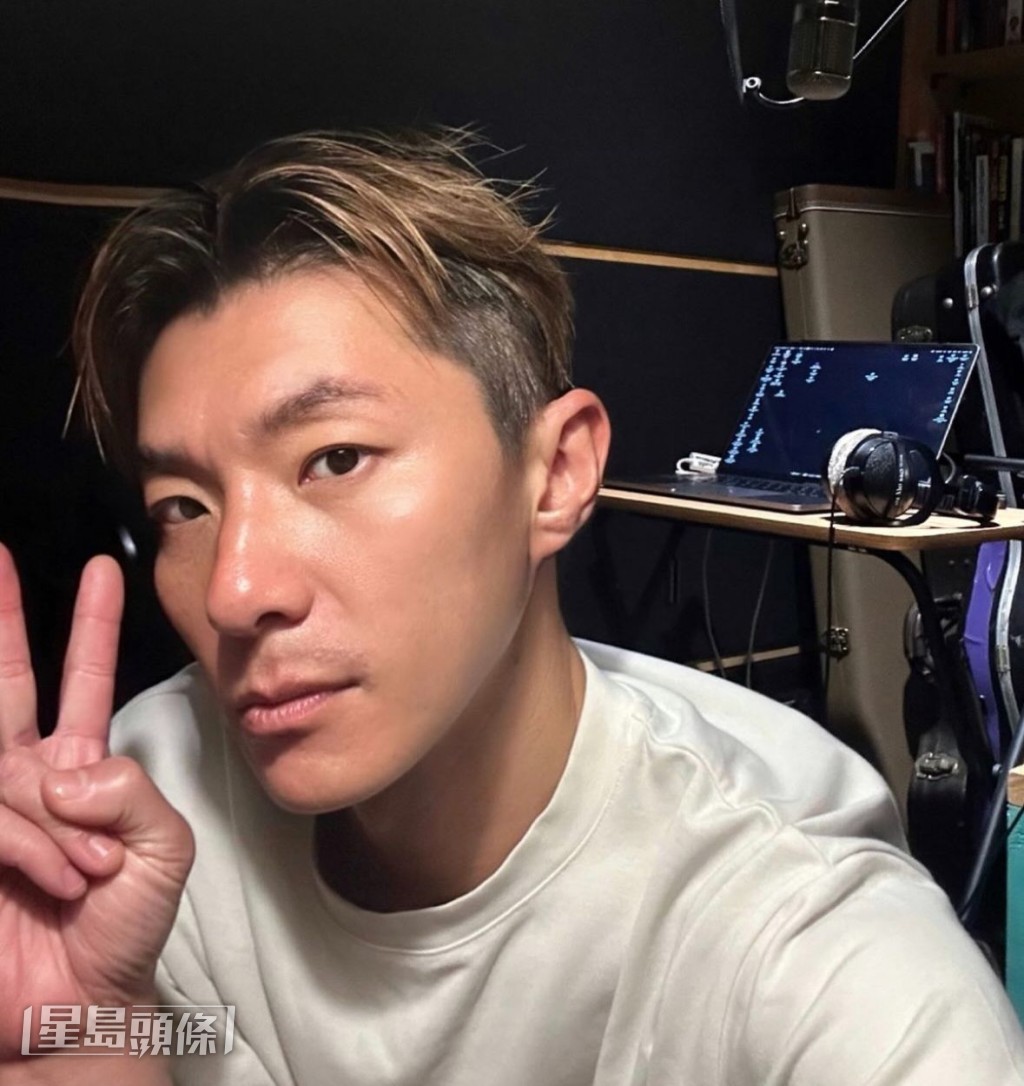 周國賢表示因為MV比較複雜,所以要長時間與導演一起駐守。 周國賢表示因為MV比較複雜,所以要長時間與導演一起駐守。