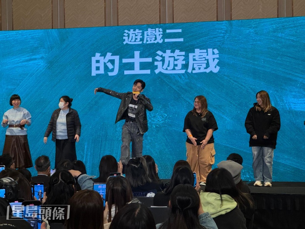 Edan與觀眾一起戶動。 Edan與觀眾一起戶動。