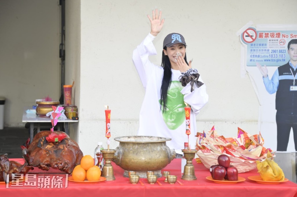 JACE下午先進行拜神儀式。