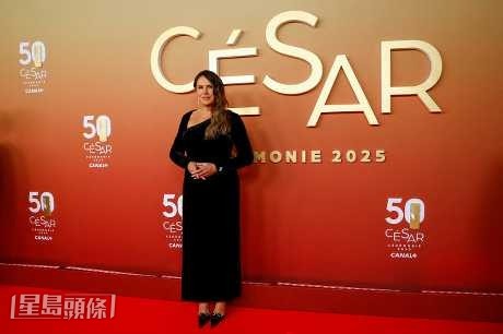 《艾美利亞變奏曲》跨性別演員Karla Sofía Gascón今日出席凱撒獎盛會。（路透社）