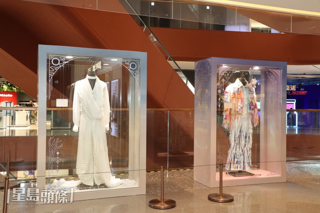 展出表演服裝,讓大家回味Jeremy在演唱會中的耀目演出。 展出表演服裝,讓大家回味Jeremy在演唱會中的耀目演出。