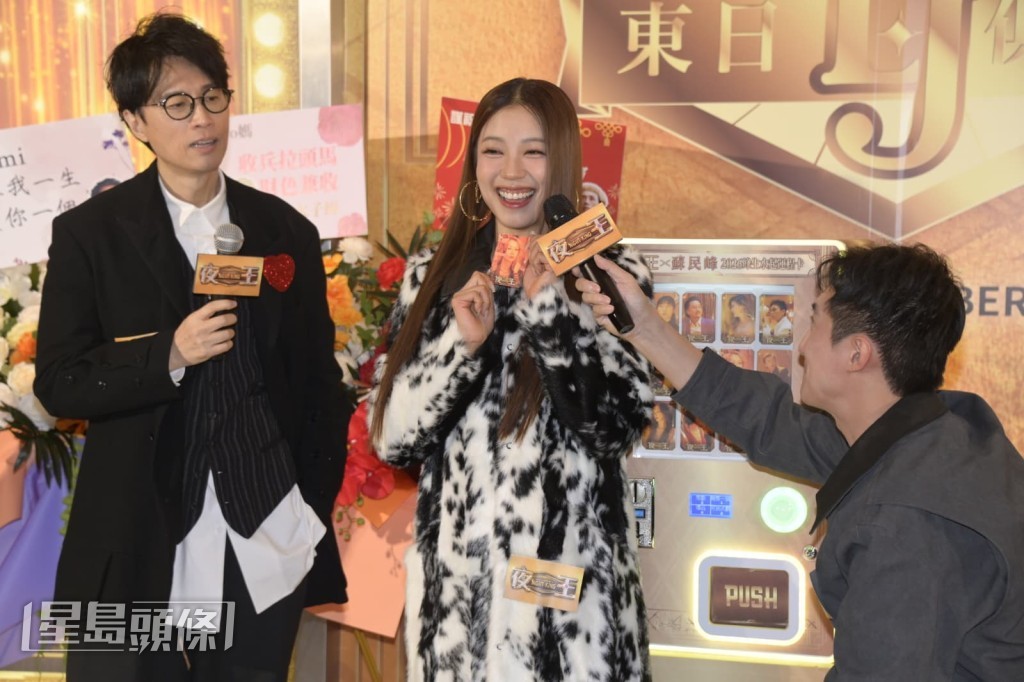 李芯駖則透露於戲中的角色,能夠在口中將條脷把車厘子果椗打結。 李芯駖則透露於戲中的角色,能夠在口中將條脷把車厘子果椗打結。