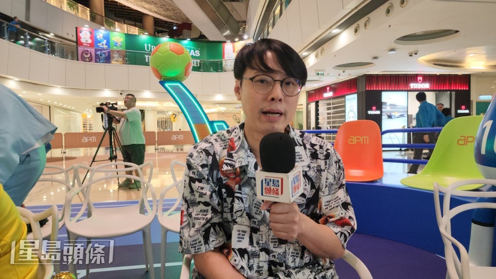 居於附近的莫先生稱，現場氣氛熱鬧，預計墨西哥以2比1勝出。黎志偉攝