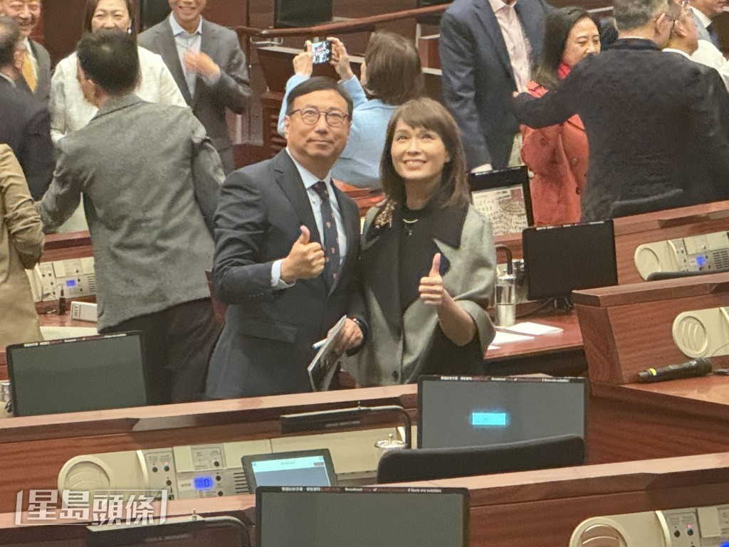 狄志遠、江玉歡合照。曹露尹攝