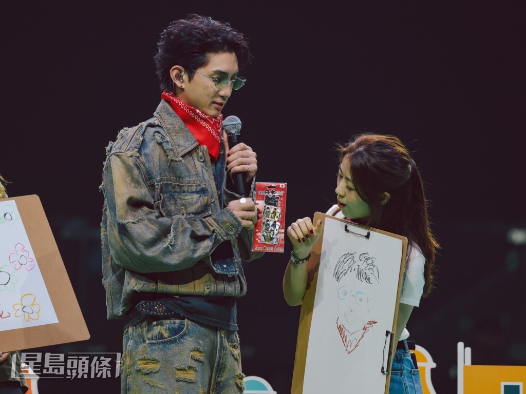 粉絲更分別獲得由Lokman送出的私人物品,包括他非常喜愛、購自日本的貓貓磁石。 粉絲更分別獲得由Lokman送出的私人物品,包括他非常喜愛、購自日本的貓貓磁石。