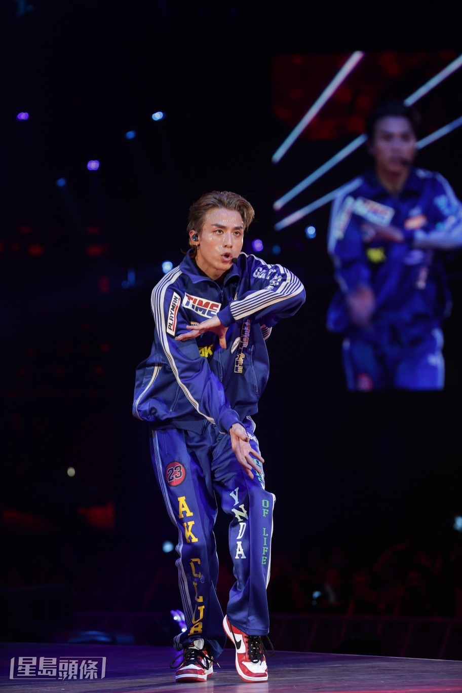 之後AK與來自日本的高瀨統也合唱。 之後AK與來自日本的高瀨統也合唱。