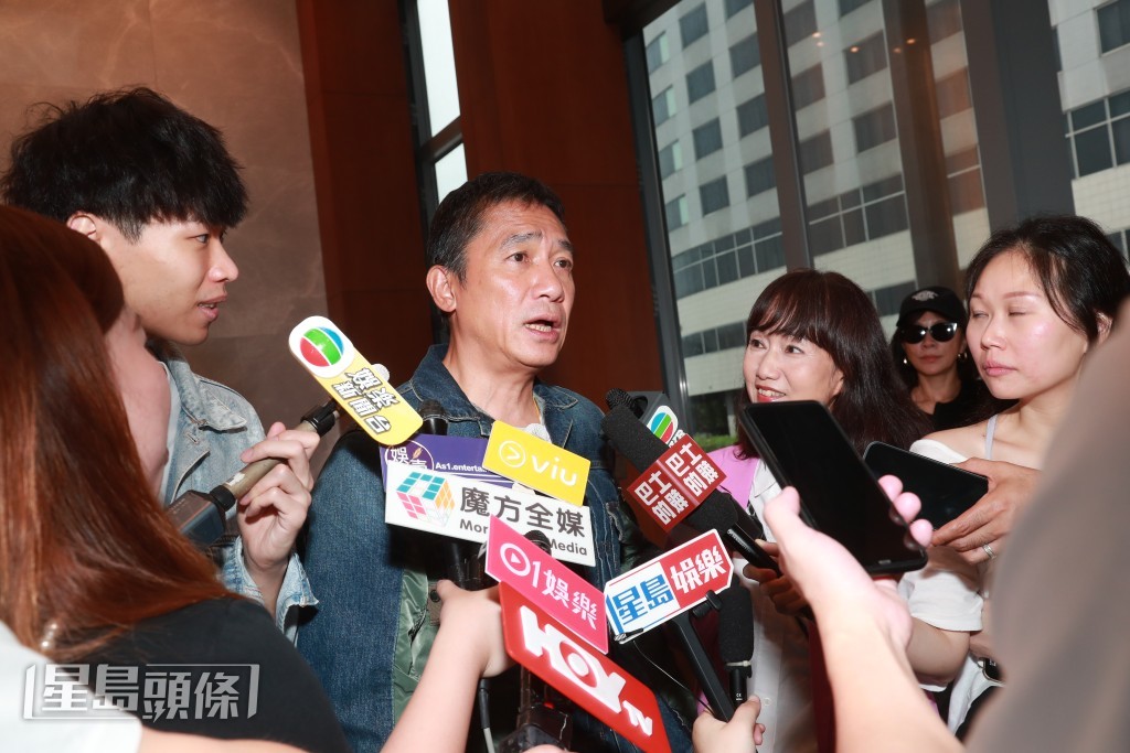 梁朝偉又指即將拍的歐洲片，今次的角色學術性較強，是飾演一個腦神經科學家。
