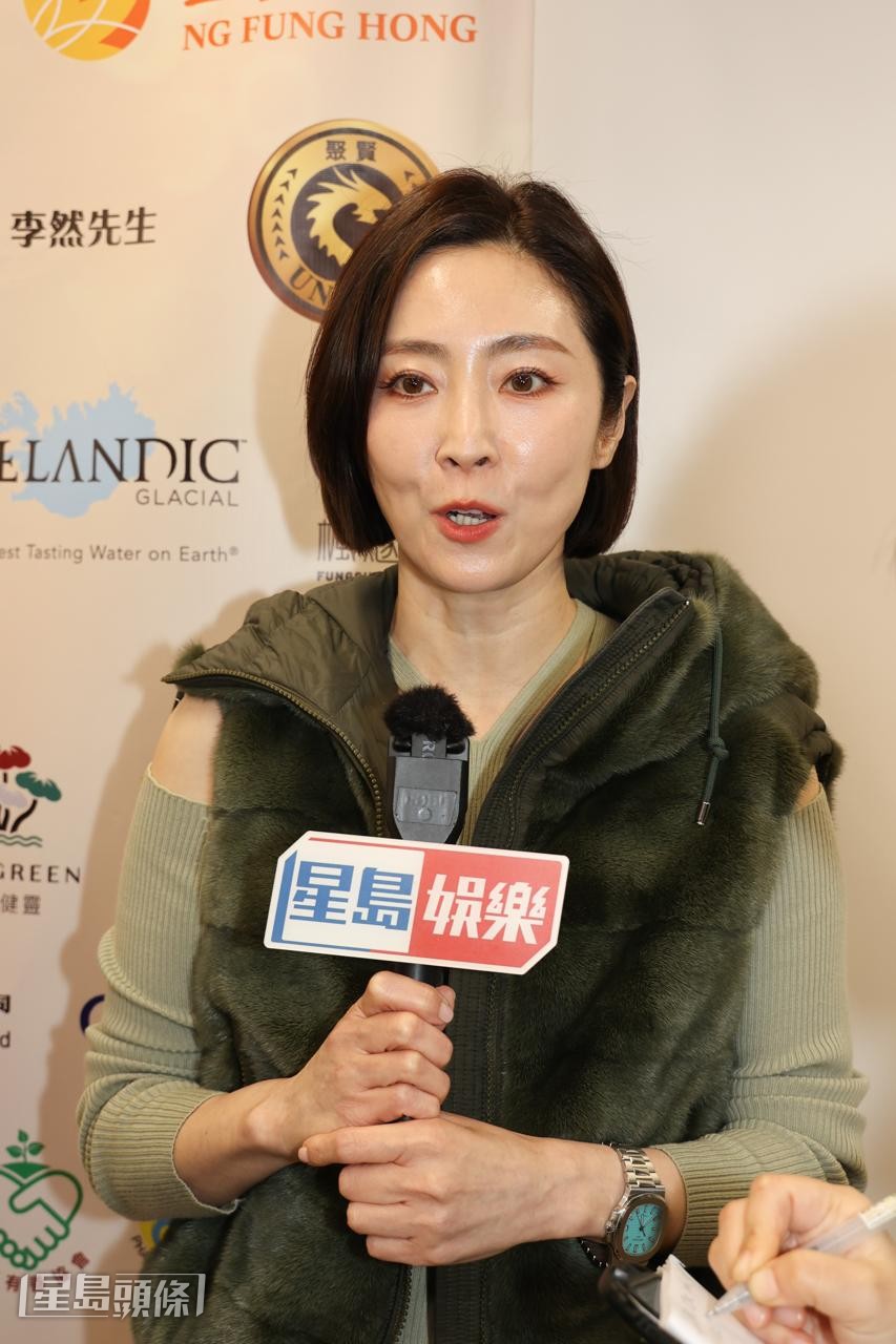 問到心目中婚禮，她指求婚後有想過，但自己不想太高調。