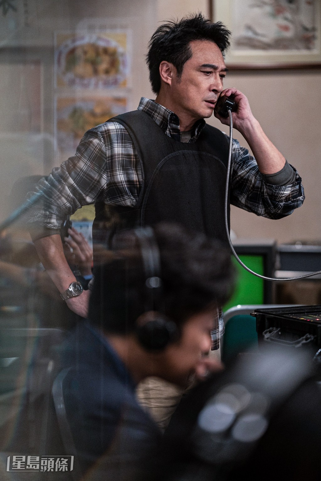 鎮宇指自己不會看對方所演角色的劇本,因為他連自己怎麼演也不知道。 鎮宇指自己不會看對方所演角色的劇本,因為他連自己怎麼演也不知道。