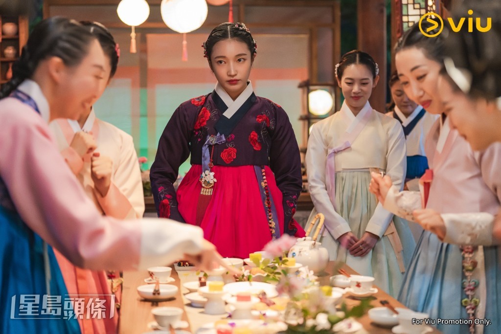池慧元(中)演繹惡女大進化獲讚。 池慧元(中)演繹惡女大進化獲讚。