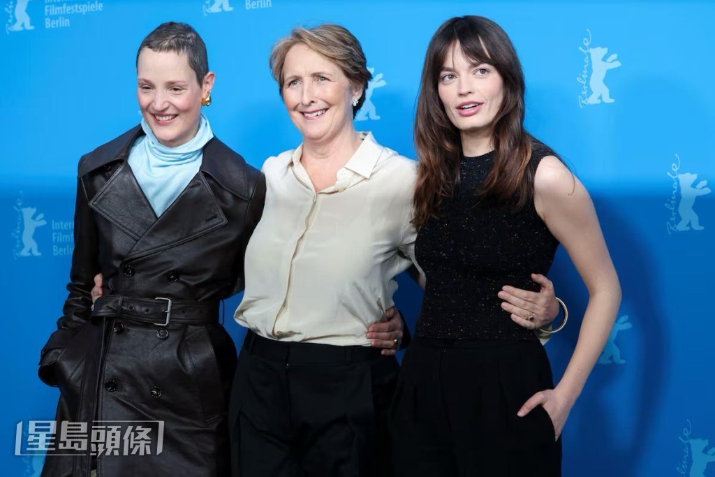 Emma Mackey（右）主演的《Hot Milk》都在柏林举行记招及首映，电影大获好评。