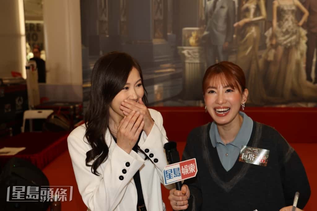 劉佩玥與蔣家旻亦大讚劇中男演員陳展鵬、馬國明、張頴康等平常很照顧她們。 劉佩玥與蔣家旻亦大讚劇中男演員陳展鵬、馬國明、張頴康等平常很照顧她們。