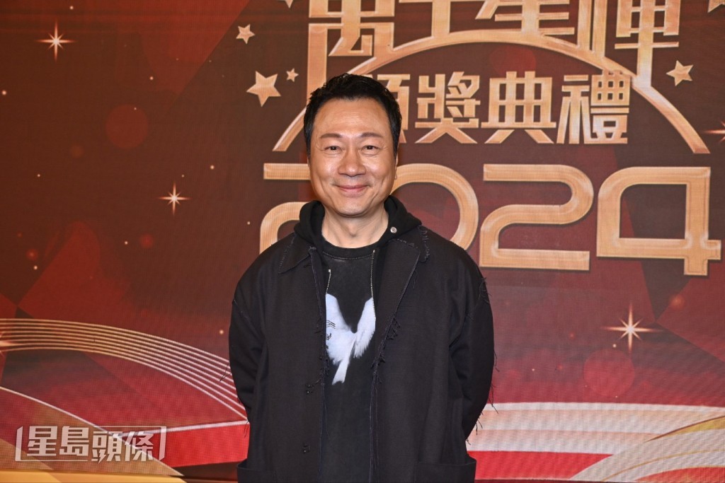 黎耀祥笑稱自己都被他推前! 黎耀祥笑稱自己都被他推前!