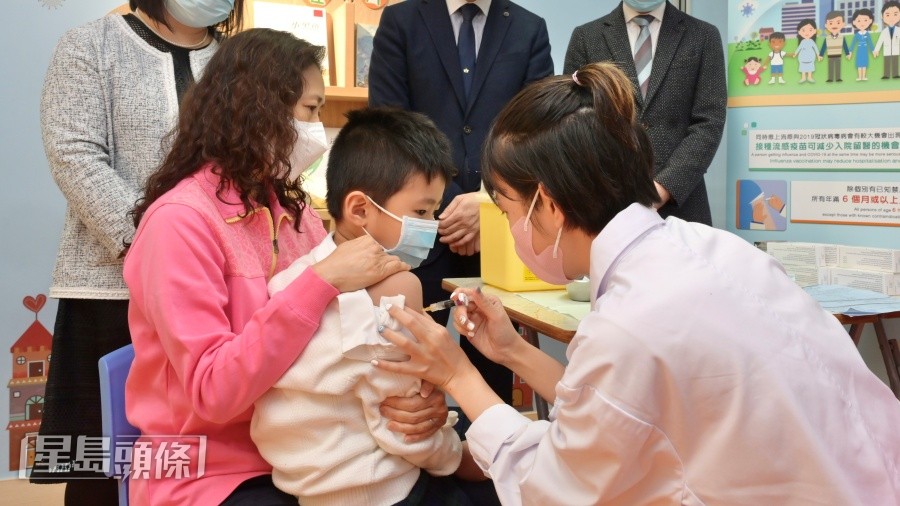 現時約有逾千間幼稚園、小學及中學報名參加計劃。資料圖片
