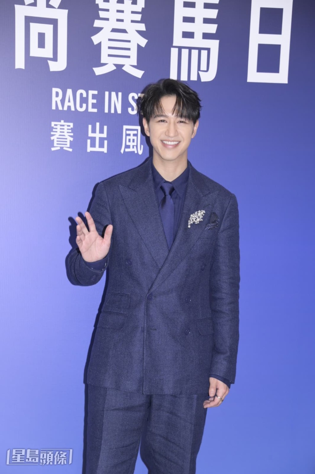 馮允謙指第一次到馬匹亮相圈表演，感覺氣氛很正。