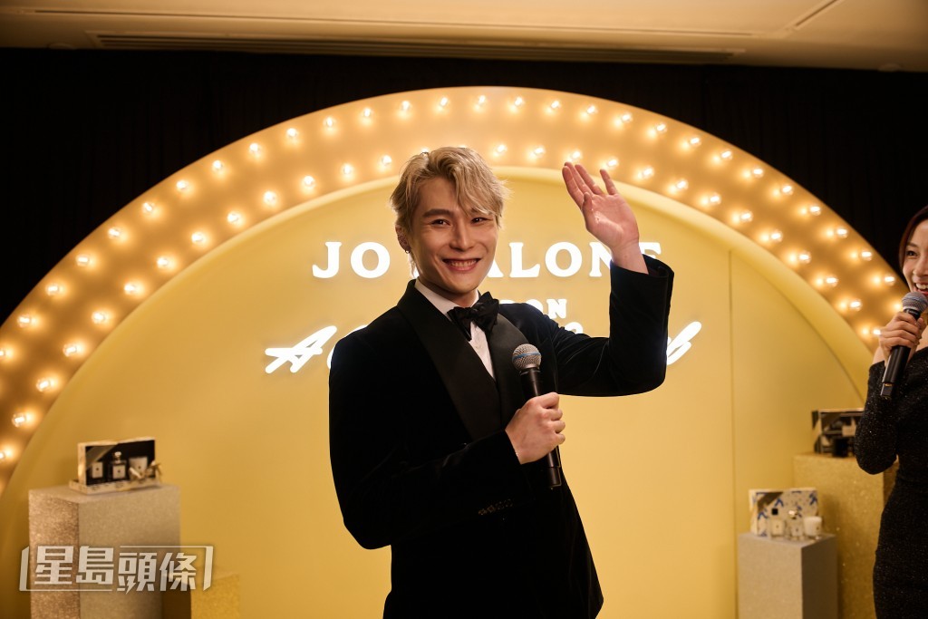 湯君耀第一次在活動上公開演唱。 湯君耀第一次在活動上公開演唱。