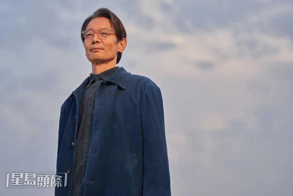 內地影評表示被葛優帶動進步，兩人之間的對手戲相當動人。