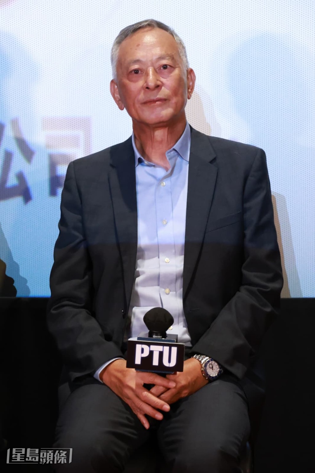 杜sir爆邵美琪再埋位時塊面腫了,與之前的鏡頭不同。 杜sir爆邵美琪再埋位時塊面腫了,與之前的鏡頭不同。